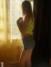 Claudia 27 ani